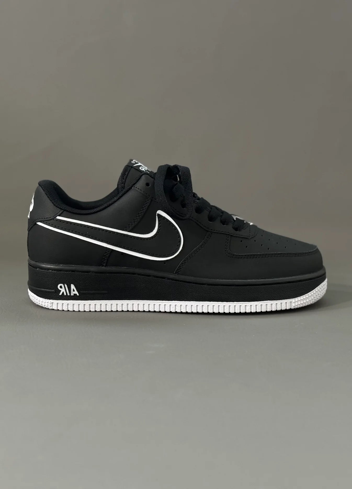 NIKE AIR FORCE 1 | BLACK M