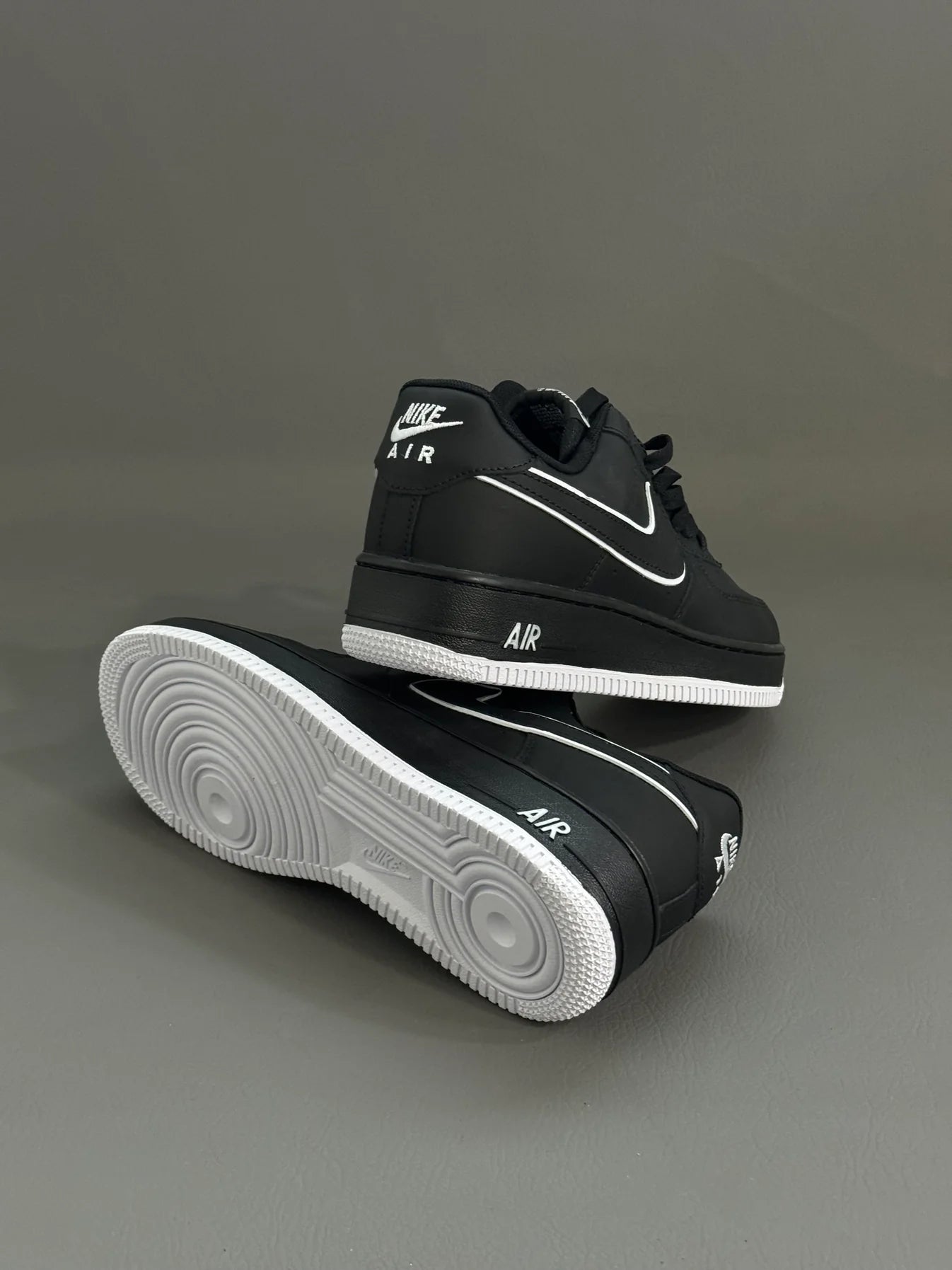 NIKE AIR FORCE 1 | BLACK M